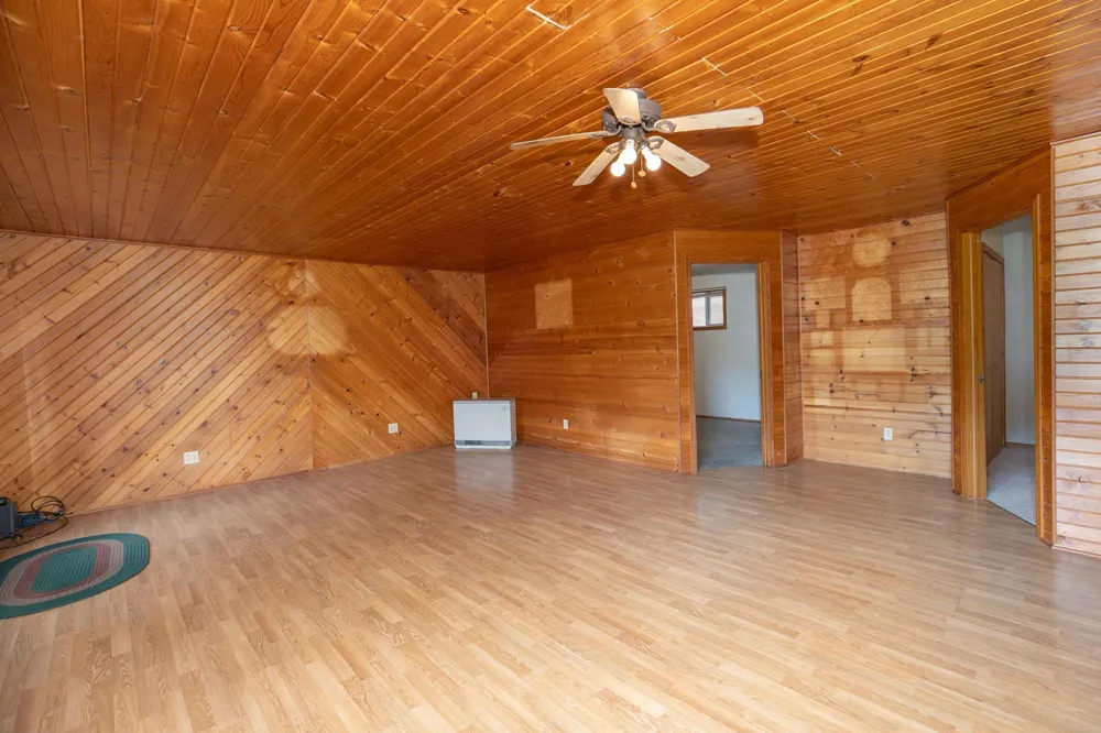 33704 County 25 Peterson, MN 55962