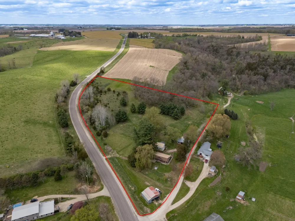33704 County 25 Peterson, MN 55962