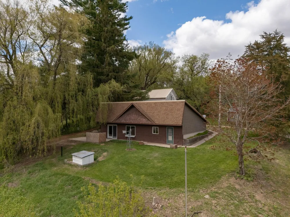 33704 County 25 Peterson, MN 55962
