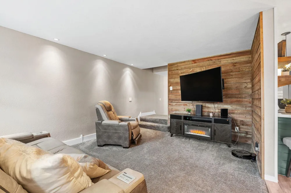 936 Golden Way NW Isanti, MN 55040