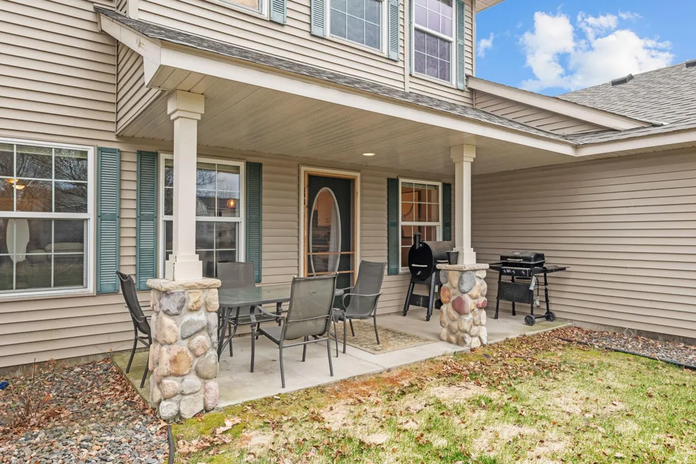 936 Golden Way NW Isanti, MN 55040