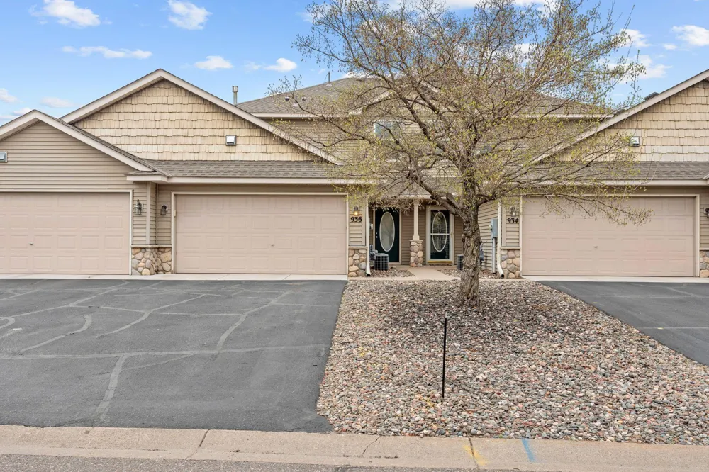 936 Golden Way NW Isanti, MN 55040