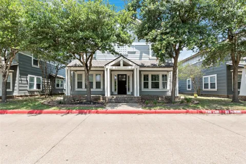 1725 Harvey Mitchell Parkway S #1112