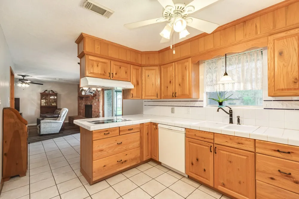 131 Singleton Street Jones Creek, TX 77541