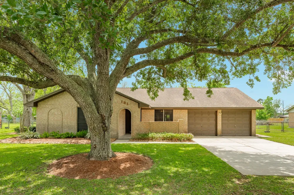 131 Singleton Street Jones Creek, TX 77541