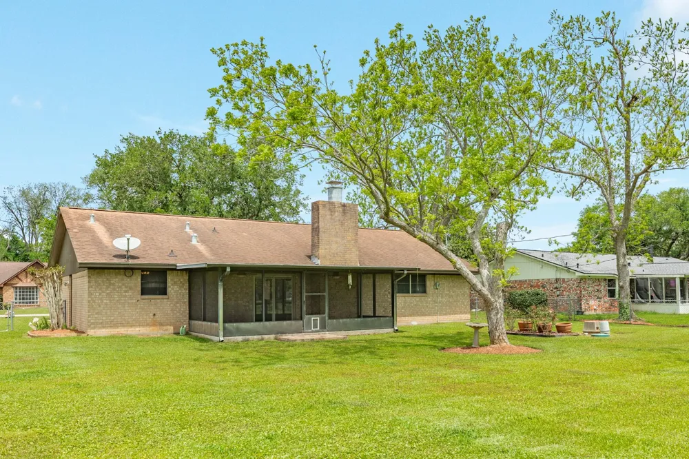 131 Singleton Street Jones Creek, TX 77541