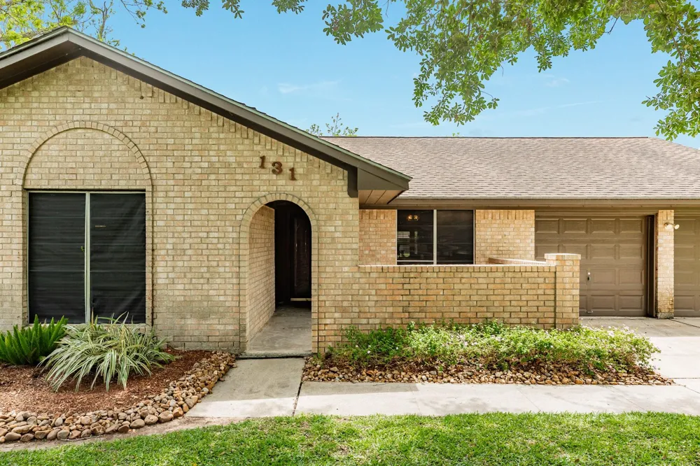 131 Singleton Street Jones Creek, TX 77541