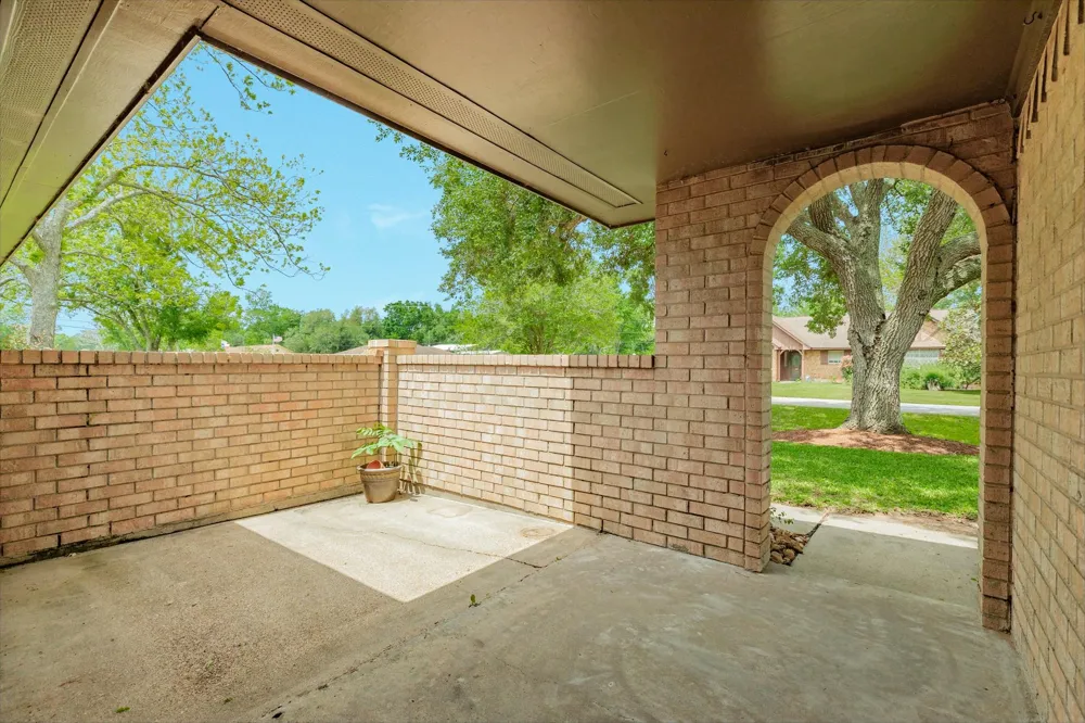 131 Singleton Street Jones Creek, TX 77541