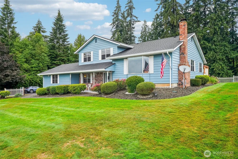 2032 W Dove Avenue La Center, WA 98629