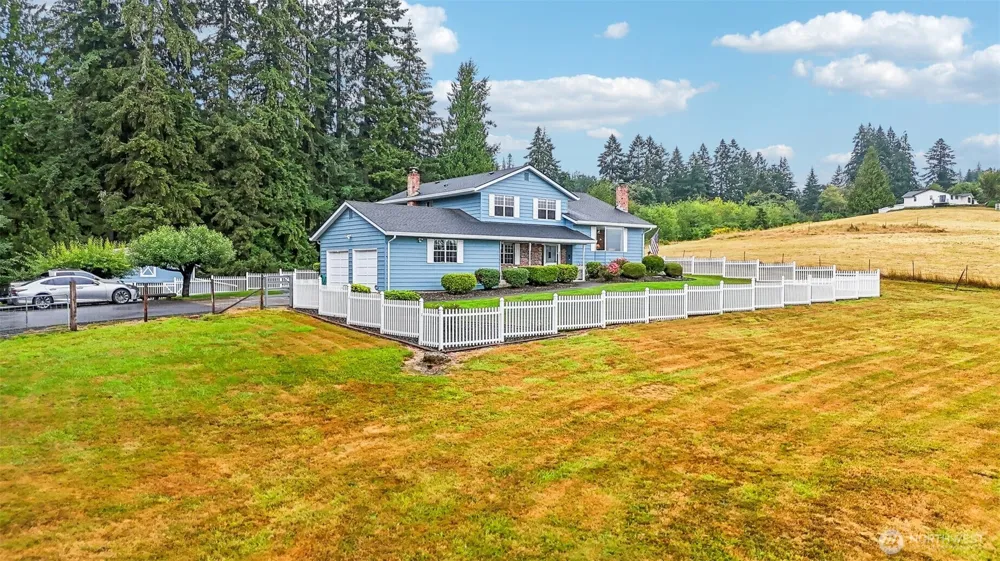 2032 W Dove Avenue La Center, WA 98629