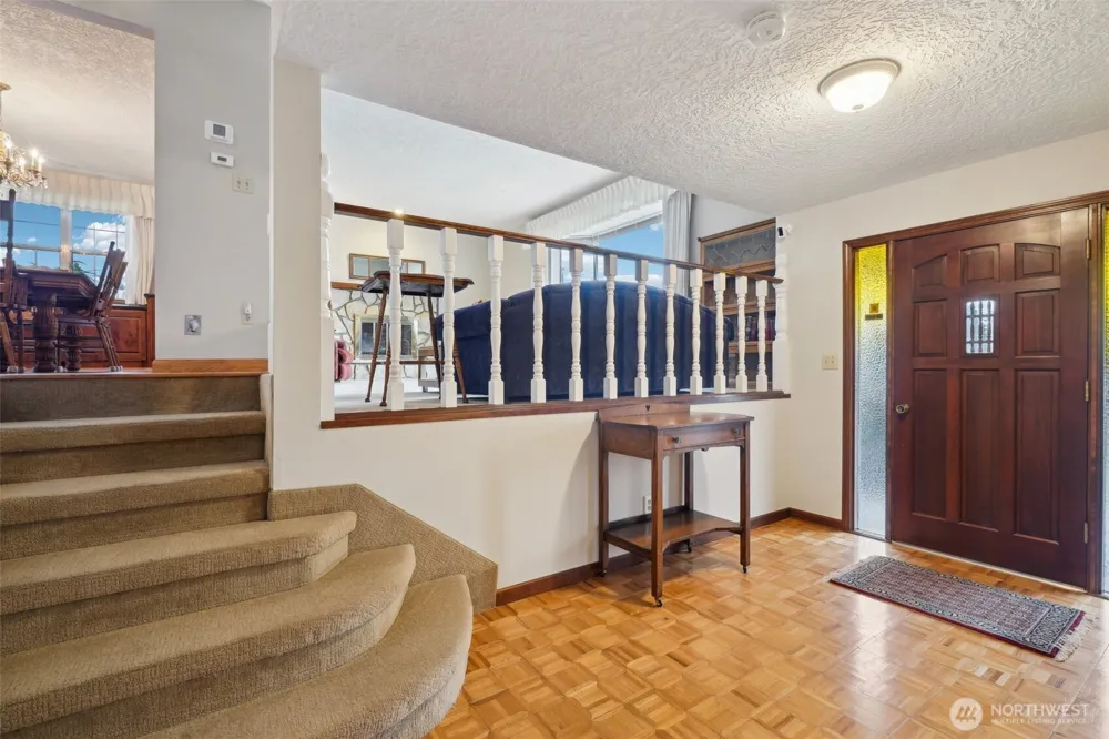 2032 W Dove Avenue La Center, WA 98629