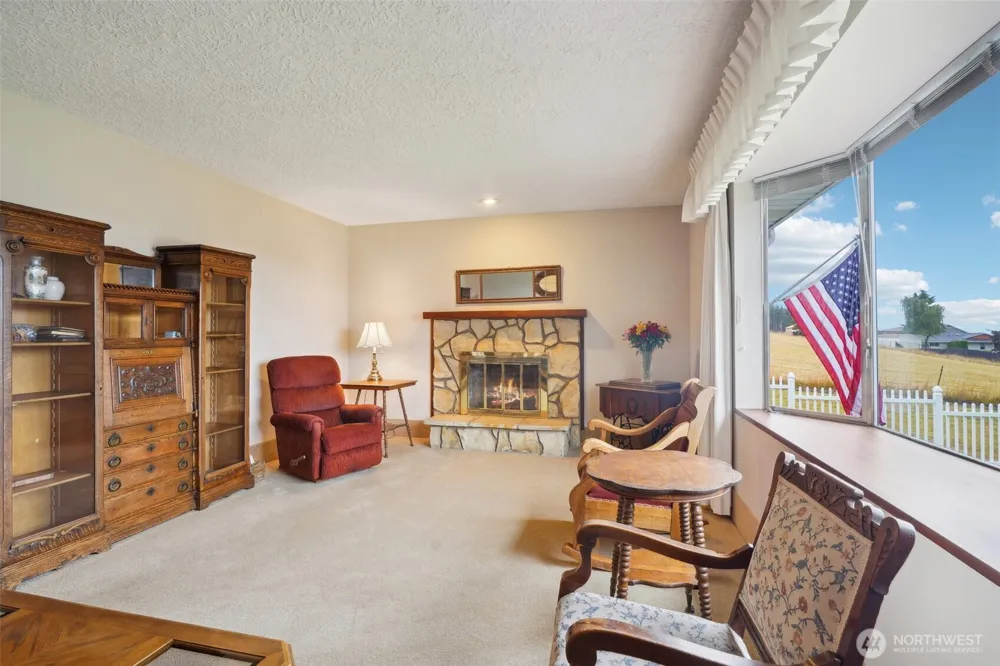 2032 W Dove Avenue La Center, WA 98629