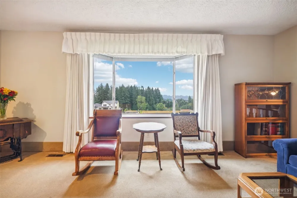 2032 W Dove Avenue La Center, WA 98629
