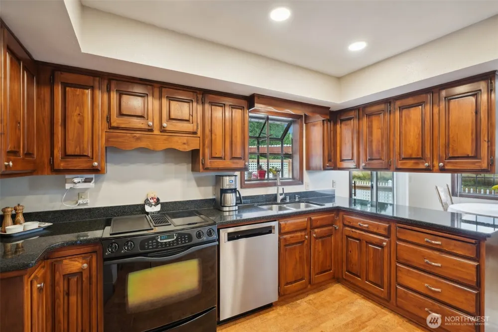 2032 W Dove Avenue La Center, WA 98629