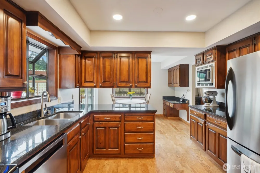 2032 W Dove Avenue La Center, WA 98629