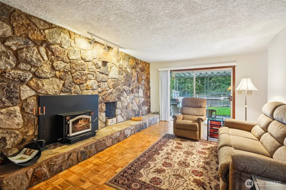 2032 W Dove Avenue La Center, WA 98629