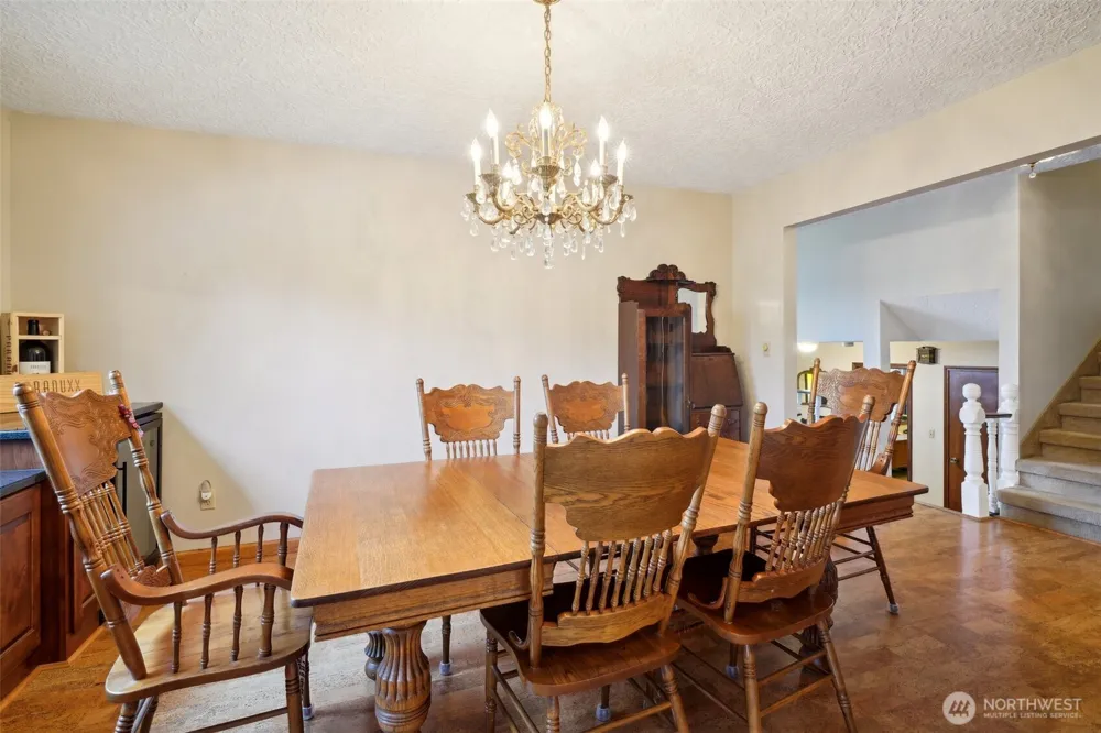 2032 W Dove Avenue La Center, WA 98629