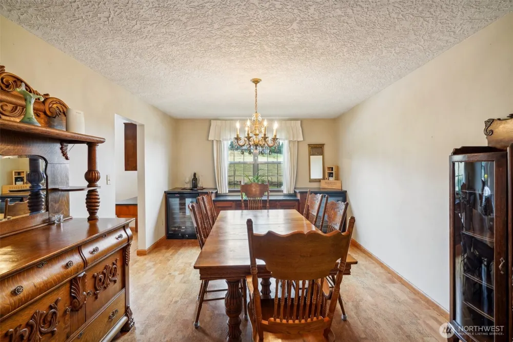2032 W Dove Avenue La Center, WA 98629