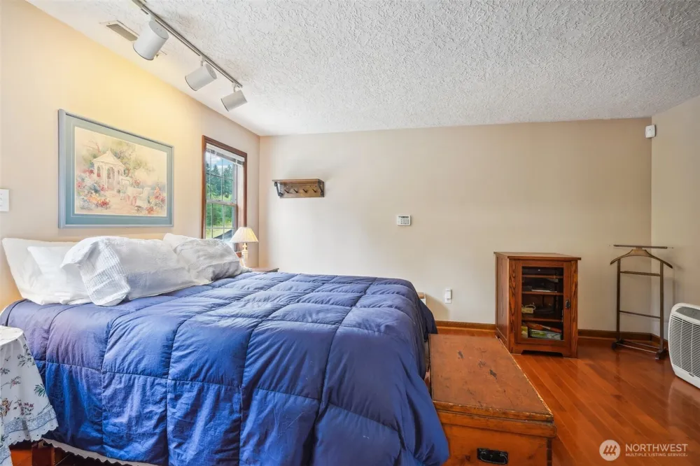 2032 W Dove Avenue La Center, WA 98629