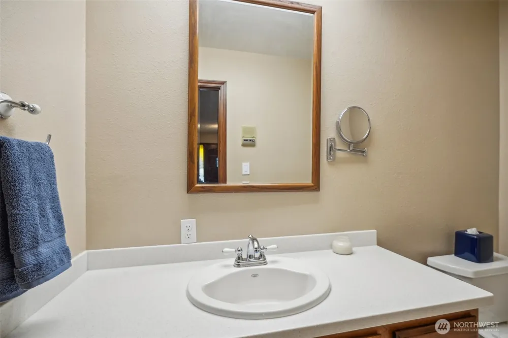 2032 W Dove Avenue La Center, WA 98629