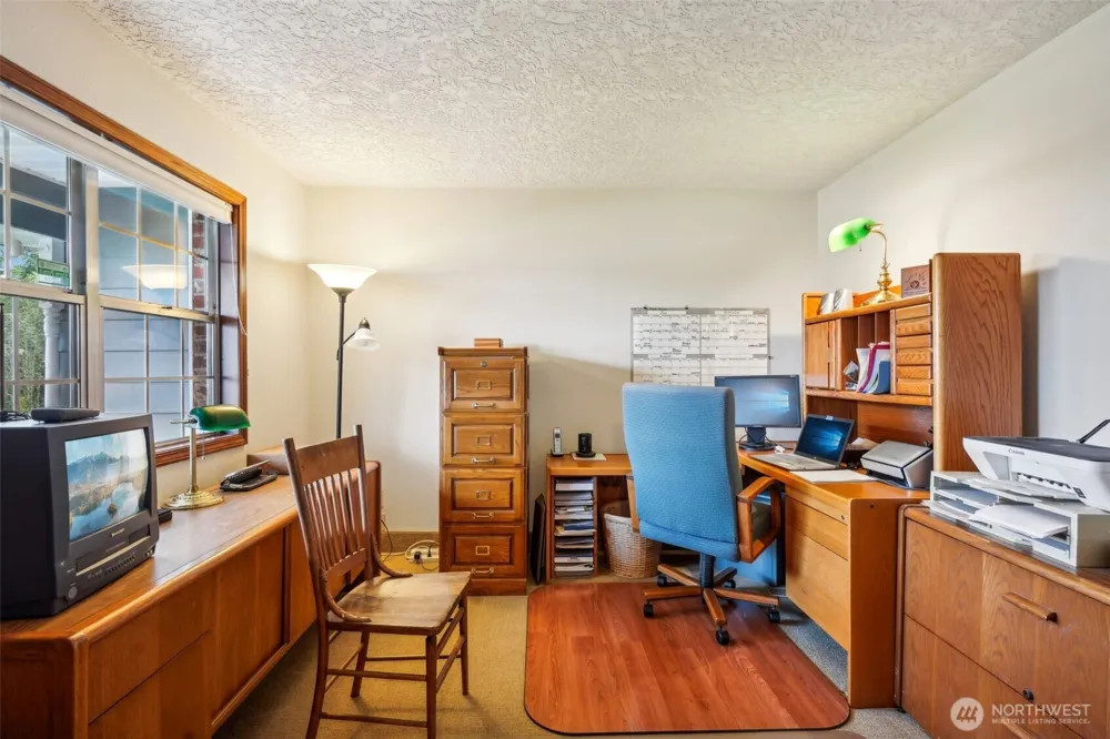 2032 W Dove Avenue La Center, WA 98629