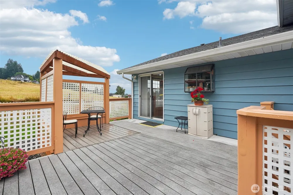 2032 W Dove Avenue La Center, WA 98629
