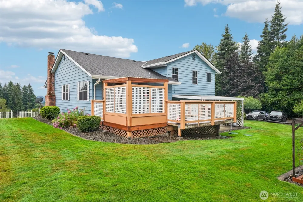 2032 W Dove Avenue La Center, WA 98629