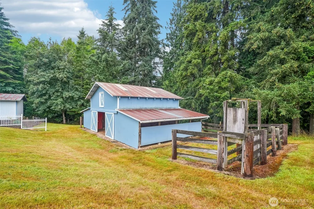 2032 W Dove Avenue La Center, WA 98629