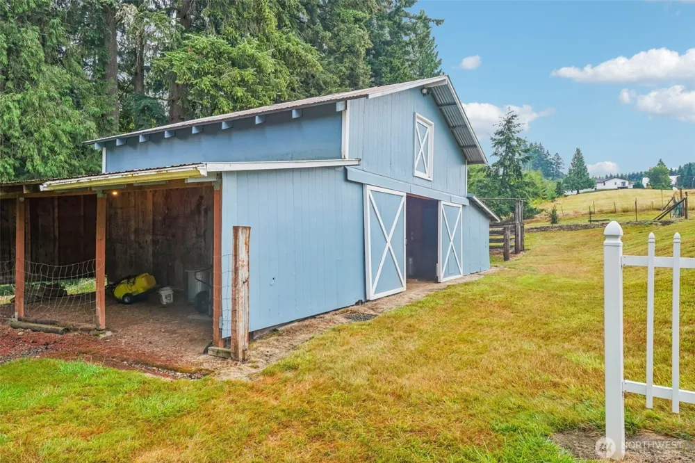 2032 W Dove Avenue La Center, WA 98629