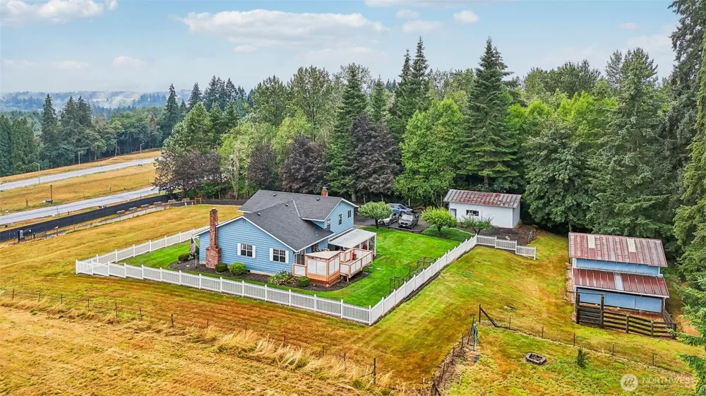 2032 W Dove Avenue La Center, WA 98629