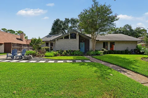 2750 Fontana Drive