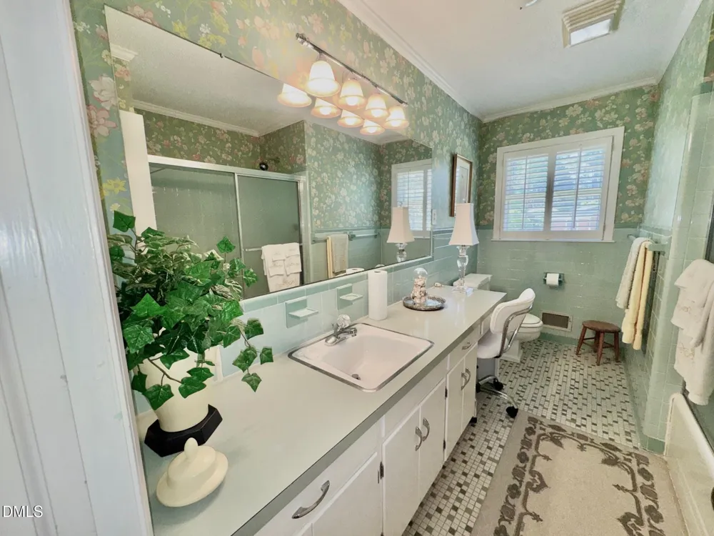 1604 Crescent Drive Henderson, NC 27536