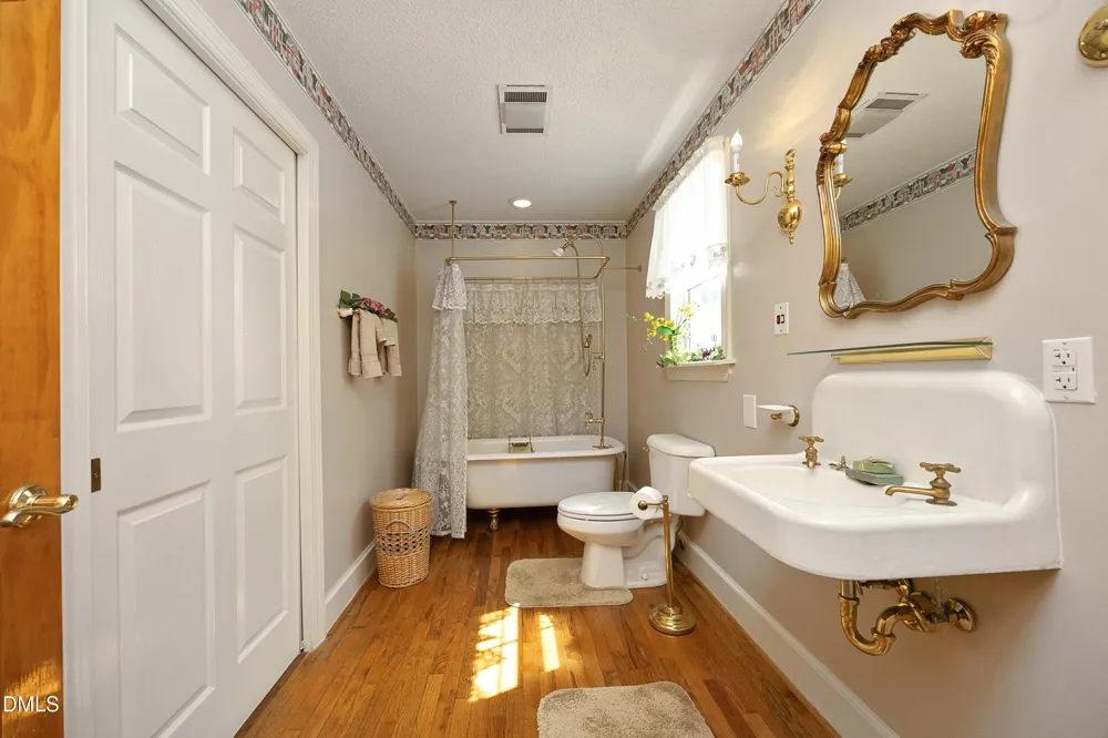 1746 Little Divine Road Selma, NC 27576