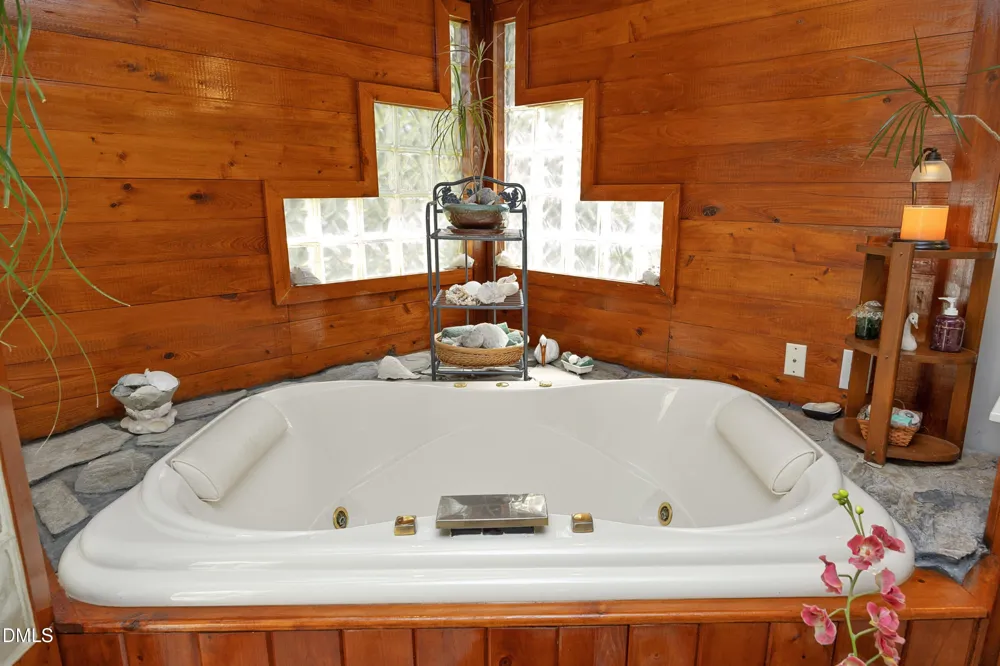 1746 Little Divine Road Selma, NC 27576