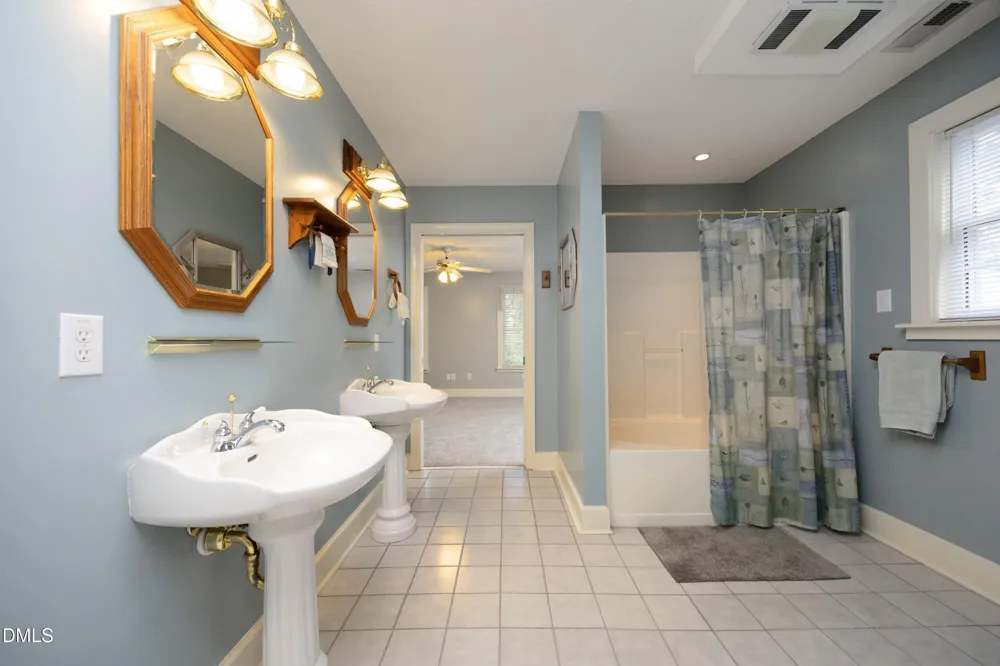 1746 Little Divine Road Selma, NC 27576