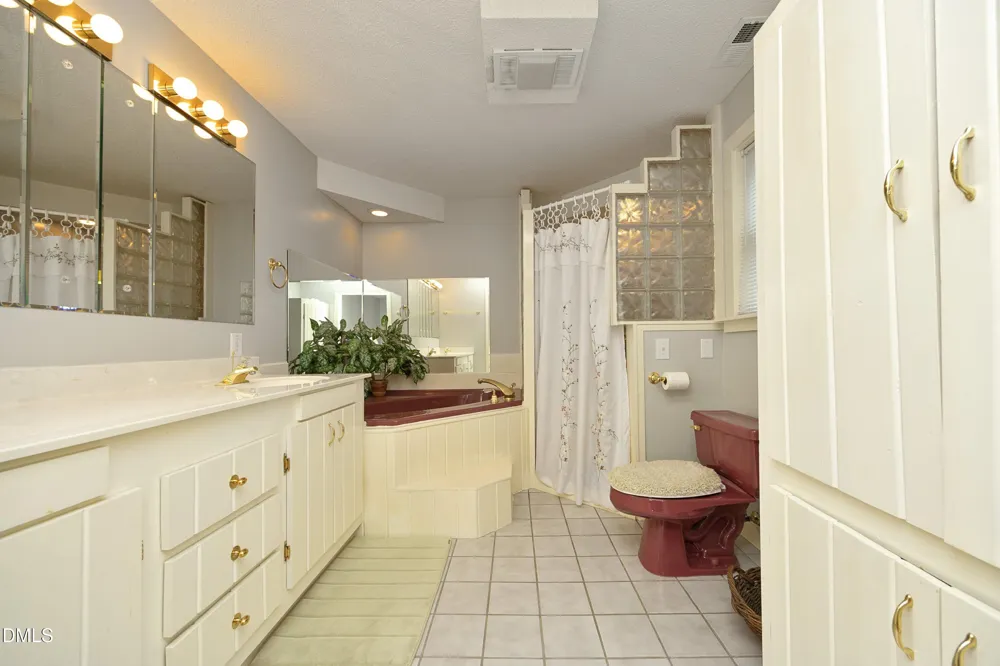 1746 Little Divine Road Selma, NC 27576