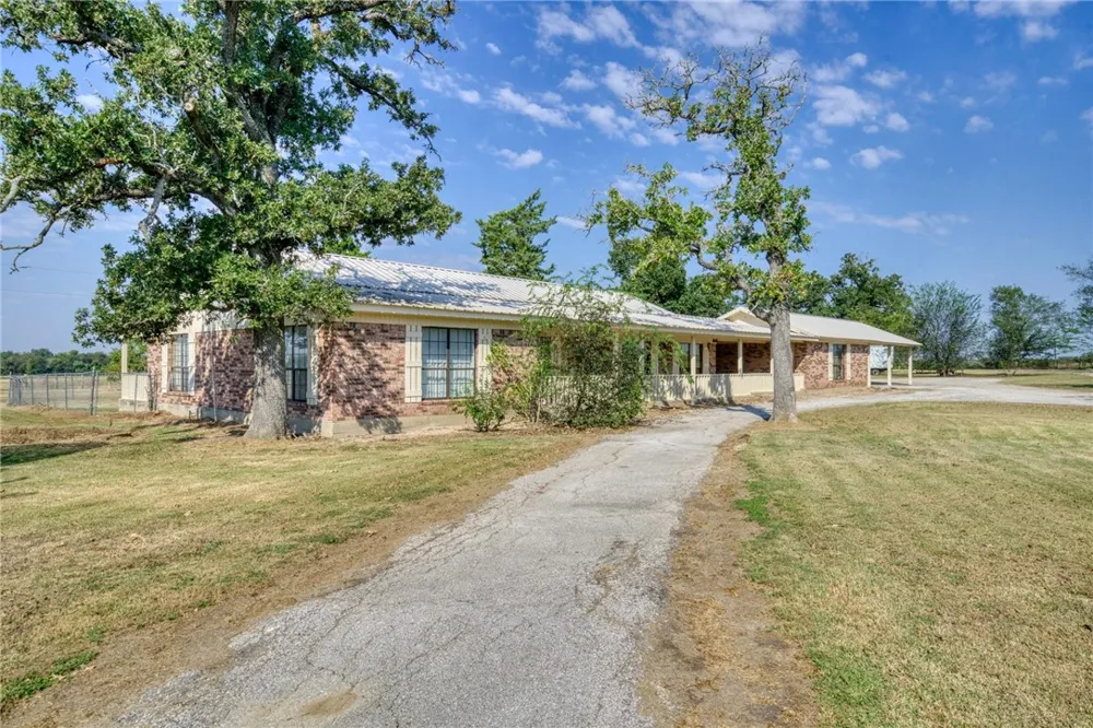 8321 FM 2346 Midway, TX 75852