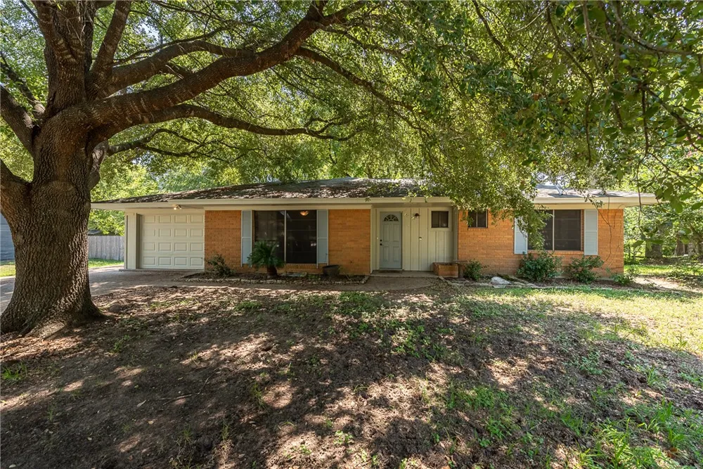 504 Redbud Street Caldwell, TX 77836