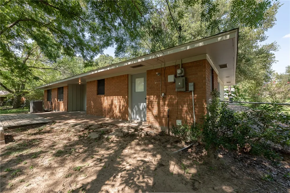 504 Redbud Street Caldwell, TX 77836