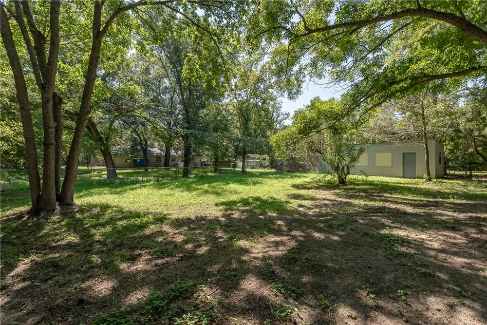 504 Redbud Street Caldwell, TX 77836