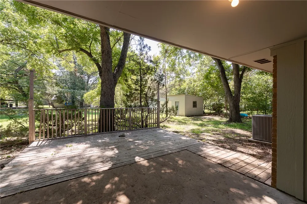 504 Redbud Street Caldwell, TX 77836