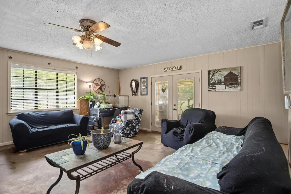 2015 Cr 2120 Crockett, TX 75835