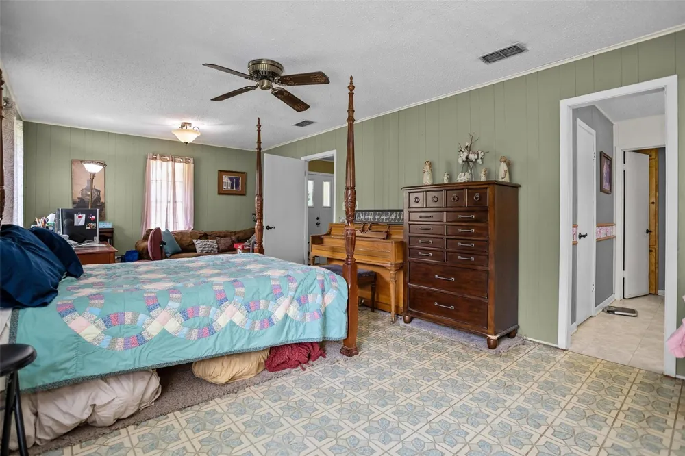 2015 Cr 2120 Crockett, TX 75835