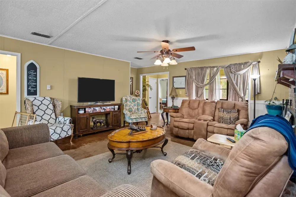 2015 Cr 2120 Crockett, TX 75835