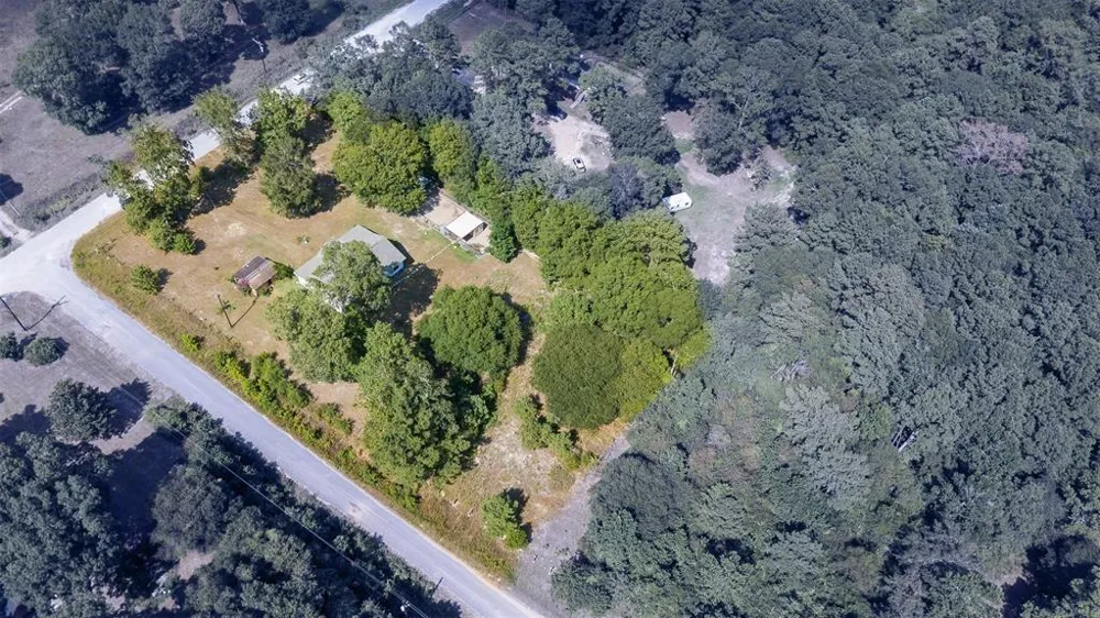 931 Trails End Drive Cleveland, TX 77328