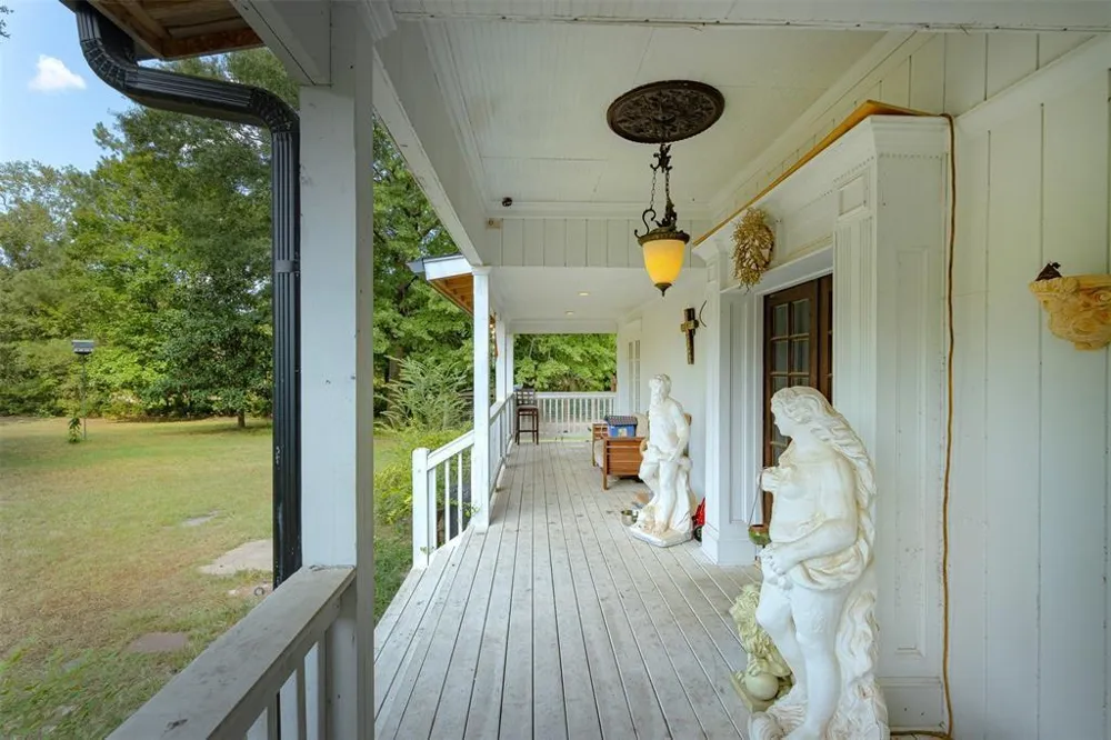 931 Trails End Drive Cleveland, TX 77328
