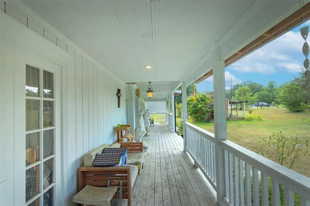 931 Trails End Drive Cleveland, TX 77328