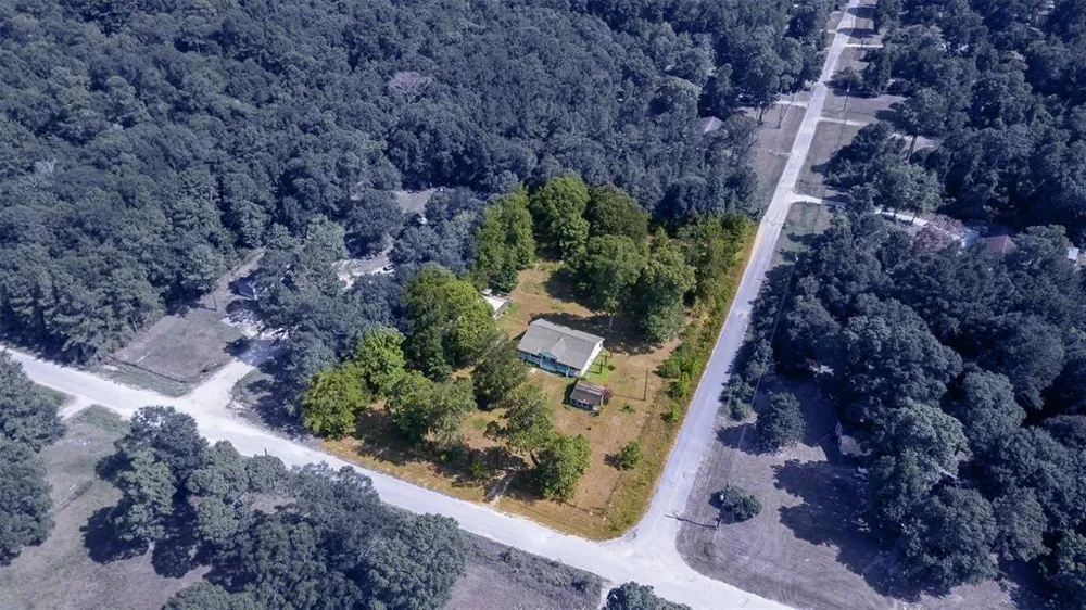 931 Trails End Drive Cleveland, TX 77328