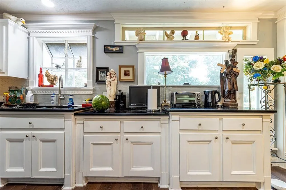 931 Trails End Drive Cleveland, TX 77328