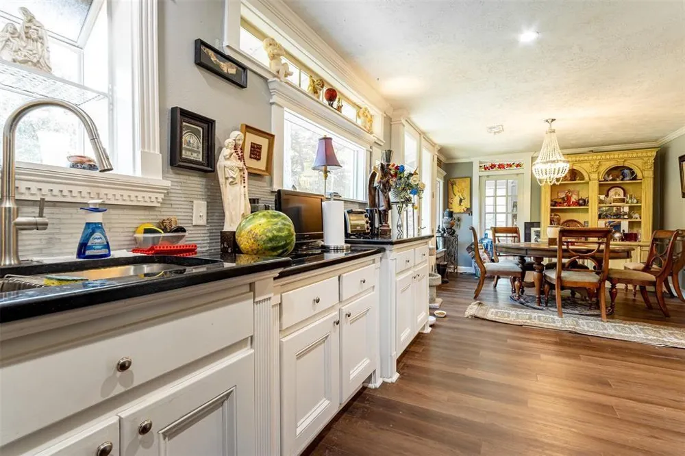 931 Trails End Drive Cleveland, TX 77328